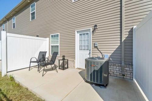 Clarksville House | Modern Comforts in Clarksville