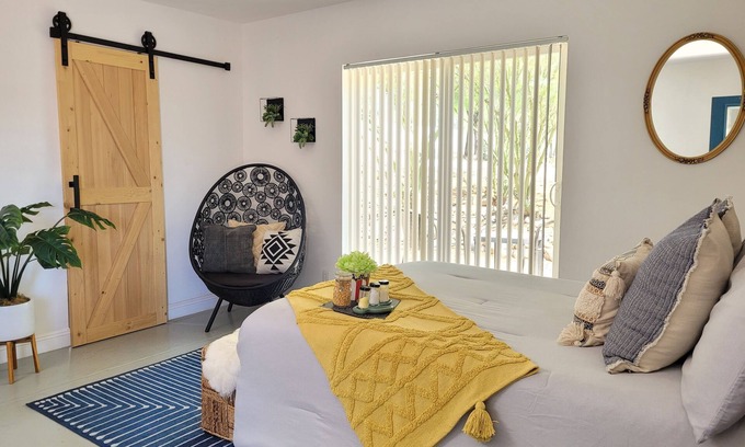 Flecha Caida Ranch Estates Apartment | Modern & elegant desert highway with quick access to hiking!