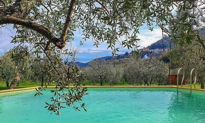 Marliana House | Modern farmhouse with many amenities in idyllic countryside!