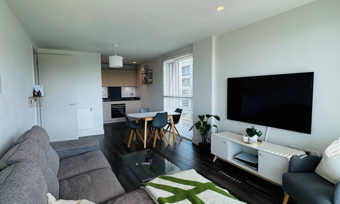 Deptford Apartment | Modern Great Location Apt | 5 min Train To Central | Close The 02, Greenwichnn