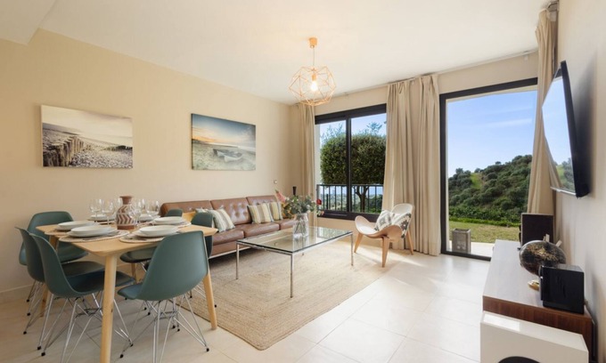 Marbella Apartment | Modern holiday apartment with amazing sea views with spa and gym