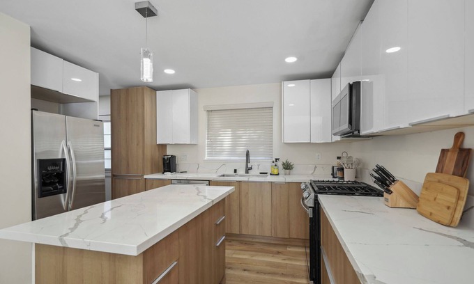 West Hills House | Modern home with office near Warner Center, spacious yard pets welcome