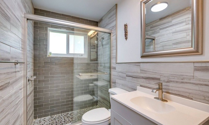 South Corals House | Modern Home with private Heated pool, fully equipped kitchen, BBQ