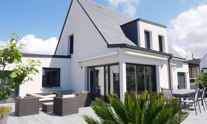 Etel Villa | Modern house in Étel, 4 beds, private garden, Wifi, pets allowed