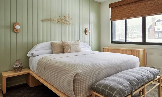 Lake Placid Hotel | Modern King Room with Rustic Flair l Bluebird Lake Placid