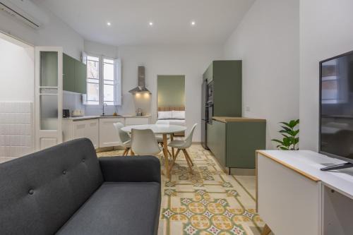 Floriana Apartment | Modern luxury apt, a stone throw away to Valletta