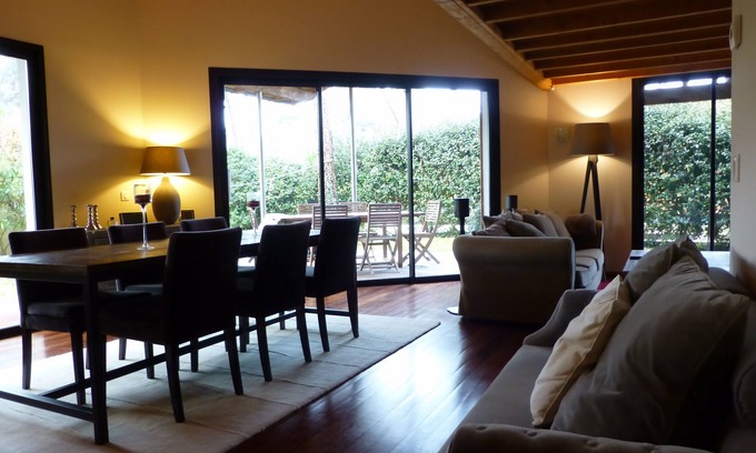 Pyla-sur-Mer Villa | Modern Luxury Villa - Near Beaches - 4 Bedrooms - 8/10 Pers