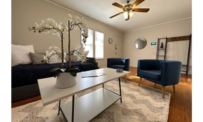 Downtown Omaha Apartment | Modern Midtown Apartment, 3BR, Sleeps 8