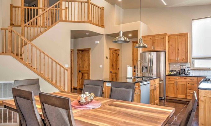 Moab South Valley Apartment | Modern Moab Townhome w/Private Hot Tub & Patio!