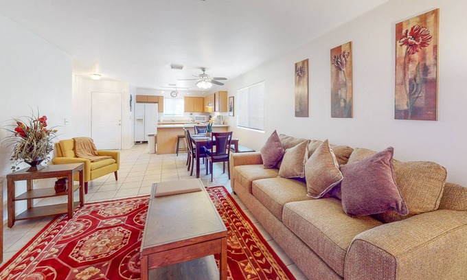 Tucson House | Modern one-level home with enclosed yard, central AC, and washer/dryer
