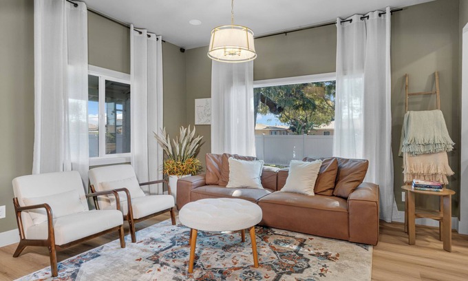 Midway City House | Modern Retreat Near Disneyland: Prime Location