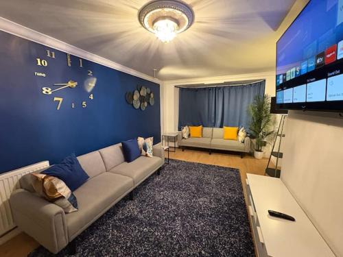 Bracknell Apartment | Modern & Spacious 3BR House Bracknell - Berkshire