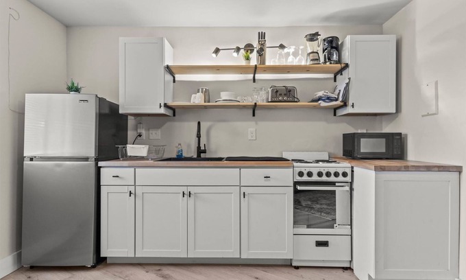Huntsville Apartment | Modern Studio Apartment in Huntsville