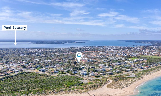 Falcon House | Modern, stylish and spacious 4BR home, sleeps 8, close to beach