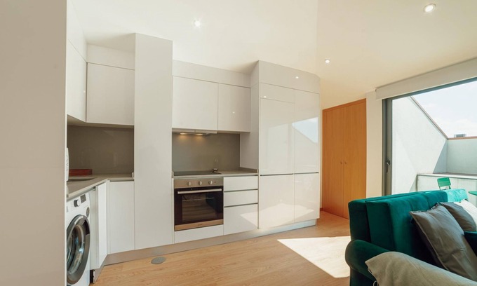Campanha Apartment | Modern Stylish Apartment III by Vacationy
