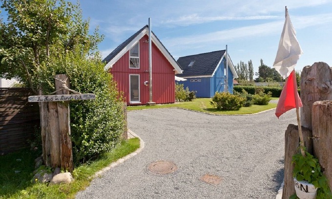 Zingst House | Modern vacation home with garden & terrace, 500m to the beach, free WLAN