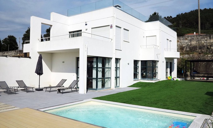 Caminha Villa | Modern villa - 300meters from the sea - Casa da Légua