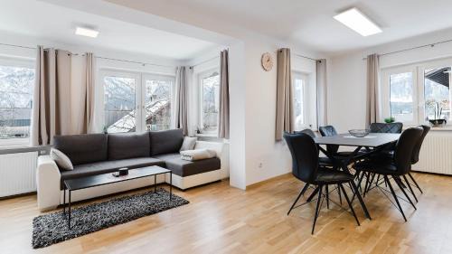 Bad Goisern Apartment | Moderne Ferienwohnung mit Bergblick
