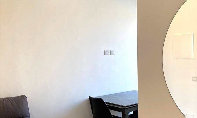 Lorenteggio Apartment | Moderno Bilocale - Lorenteggio 145