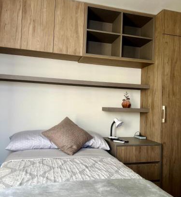 Cochabamba Apartment | Moderno y cómodo estudio con espacio de trabajo
