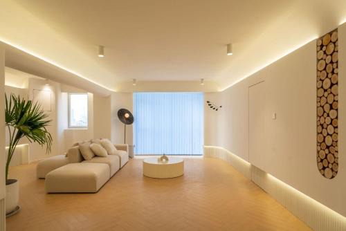 Huangpu Apartment | Moli B&B - Bund River View Near Yu Garden subway 3bedrooms 2bathrooms 1bathtube with elevator apart ment