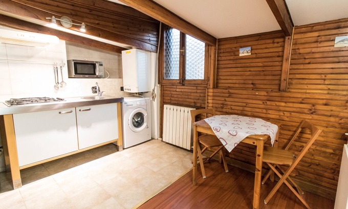 Historic Centre Apartment | Mono Verde