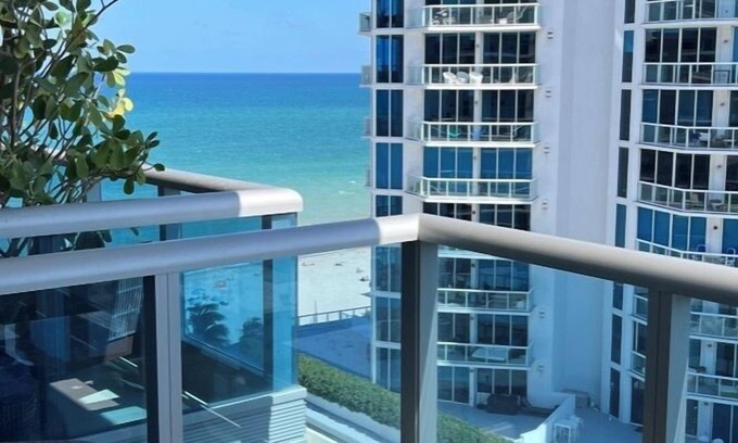 North Beach Apartment | Monte Carlo by Miami Ambassadors