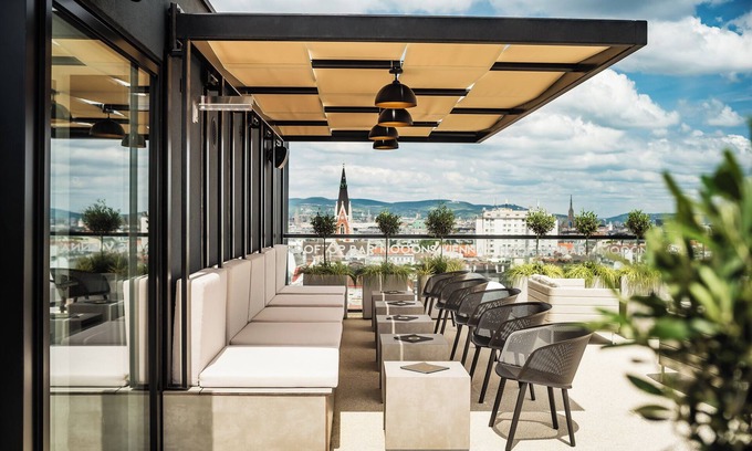 Wieden Hotel | MOOONS