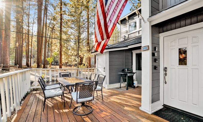 Summit Estates Cabin | Moose-in' Around