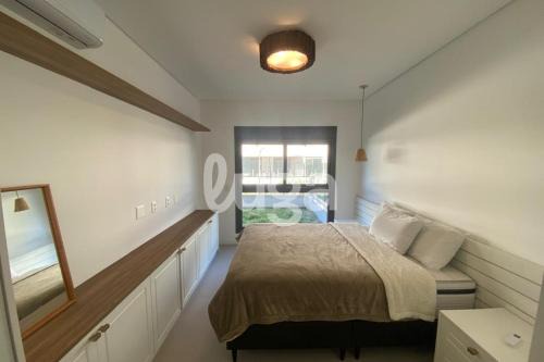 Morro das Pedras Apartment | Morro Pedras: Private Jacuzzi and Resort Pool.