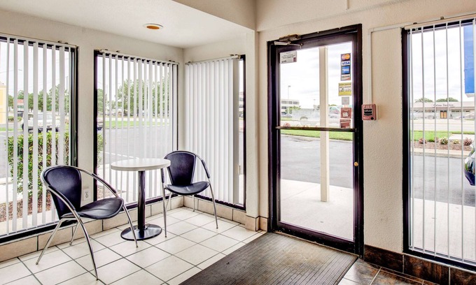 Norfolk - Virginia Beach Hotel | Motel 6 Norfolk, VA