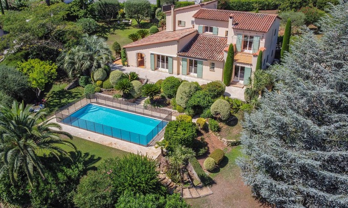 Les Baraques House | Mougins Magnificent Villa with Pool and Tennis