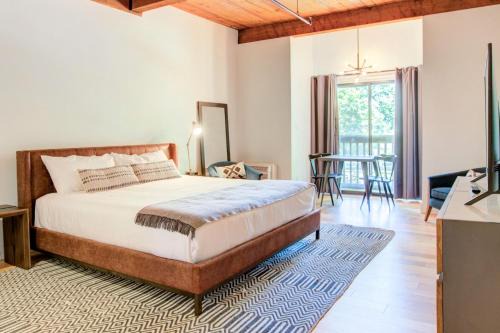 Wintergreen House | Mountain Inn Studio 96 with Wintergreen Advantage