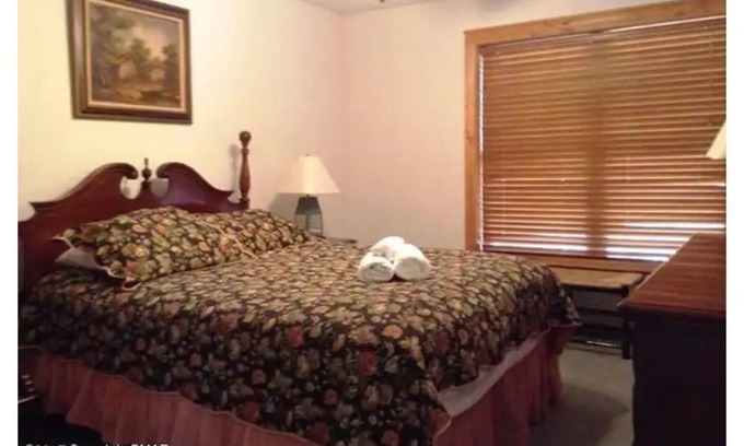 Tannersville Cabin | Mountain Majesty Lodge