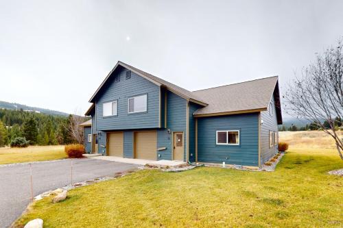 Big Sky House | Mountain Meadow Retreat