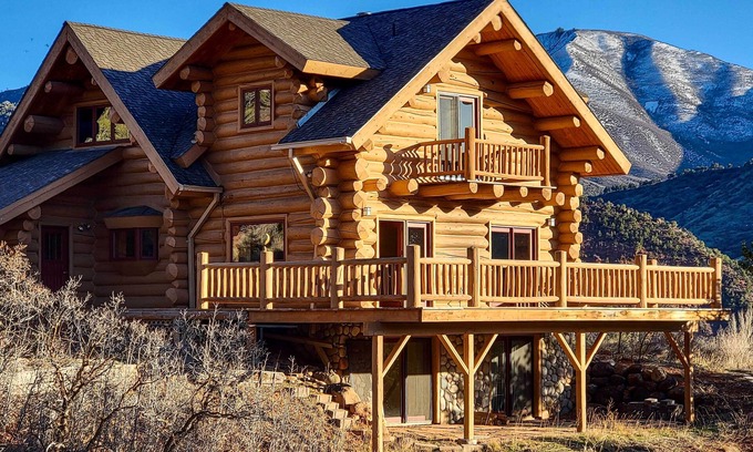Glenwood Springs House | Mountain Retreat w/Deck: Ski, Soak, Golf & Hike!