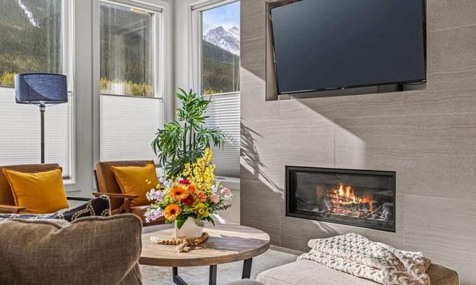Canmore Condo | Mountain Retreat: Spacious 3BR w/Spectacular Views