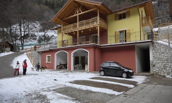Caldes Apartment | Mountain Retreat with Sauna