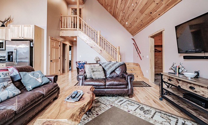 Sunday River Area Ski Chalet | Mountain side house off of the Sunday River Road