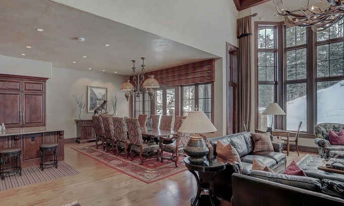 Village Walk House | Mountain Side Luxury - Village Walk Home- Ski-in/Ski-out