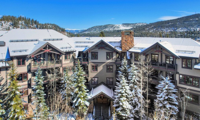 Breckenridge Condo | Mountain Thunder Lodge