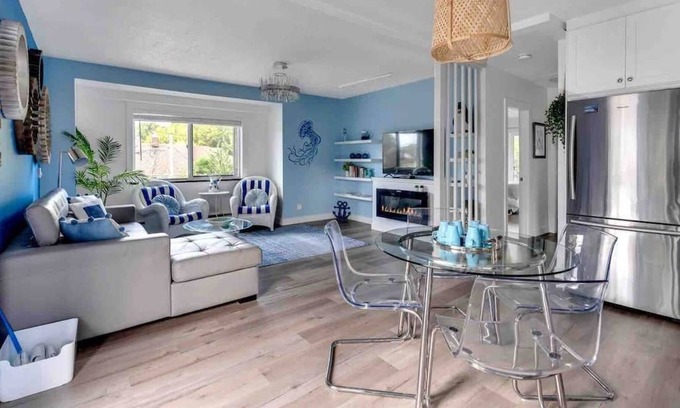 Kitsilano Apartment | Mountain View 10mins from Kits Beach