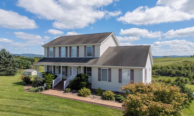 Christiansburg House | Mountain View Escape