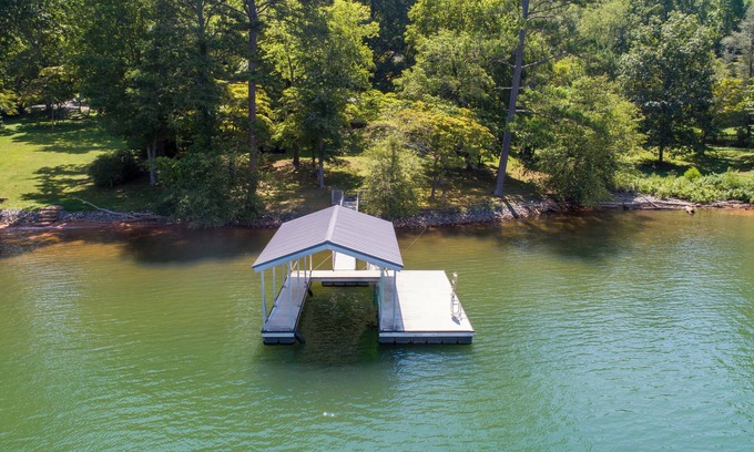 Hiawassee House | Mountain-View Lakefront Cabin Retreat.