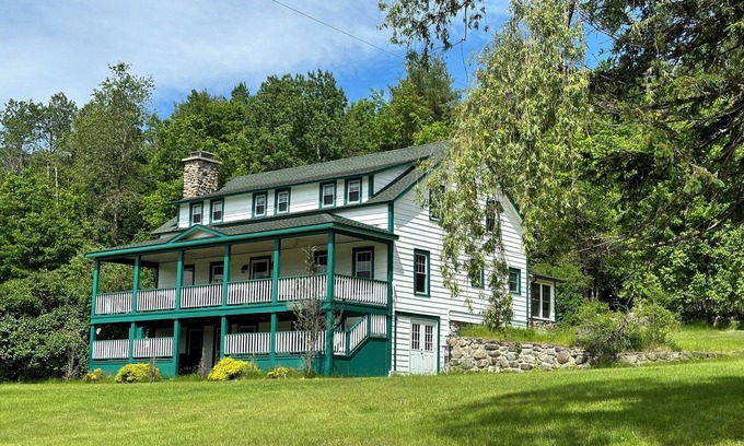Jay House | Mountain View Loj overlooking the majestic Adirondack Mountains & Ausable River