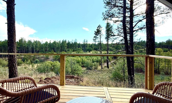 McIntosh Cabin | Mountain Views & Family Glamping Retreat