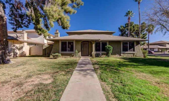 North Mountain Condo | Msg for 5%off 3Bed 2Bath King/King/Queen Beds N.PHX
