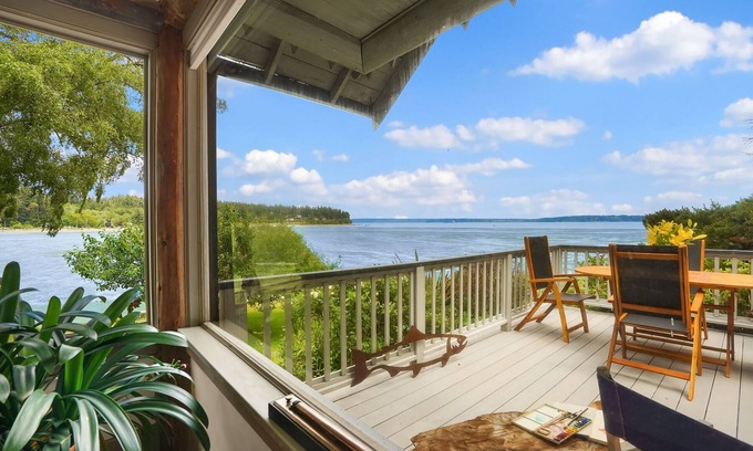 Rollingbay House | Murden Cove Water Front | Private Beach