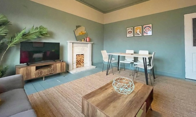 Greenock Apartment | Murdieston Park Apartment