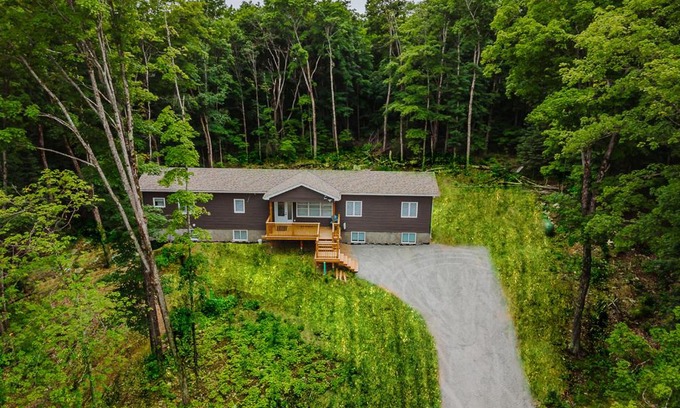 Kearney House | Muskoka cottage near Algonquin provincial park